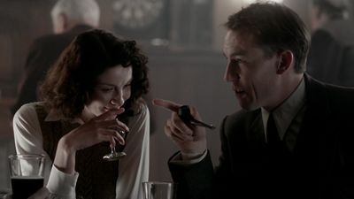 OUTLANDER_-_E1X02_CASTLE_LEOCH_0683.jpg