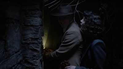OUTLANDER_-_E1X02_CASTLE_LEOCH_0719.jpg