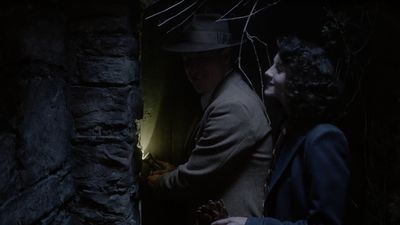 OUTLANDER_-_E1X02_CASTLE_LEOCH_0721.jpg