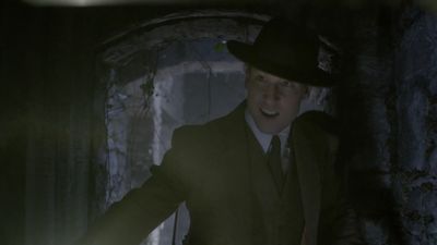 OUTLANDER_-_E1X02_CASTLE_LEOCH_0730.jpg