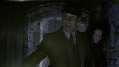 OUTLANDER_-_E1X02_CASTLE_LEOCH_0732.jpg