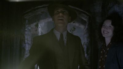 OUTLANDER_-_E1X02_CASTLE_LEOCH_0740.jpg