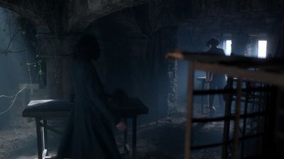 OUTLANDER_-_E1X02_CASTLE_LEOCH_0750.jpg