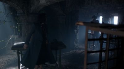 OUTLANDER_-_E1X02_CASTLE_LEOCH_0753.jpg