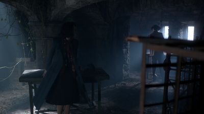 OUTLANDER_-_E1X02_CASTLE_LEOCH_0754.jpg