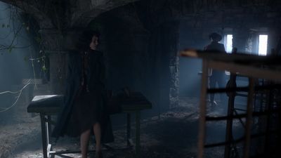 OUTLANDER_-_E1X02_CASTLE_LEOCH_0756.jpg