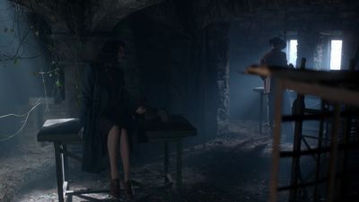 OUTLANDER_-_E1X02_CASTLE_LEOCH_0761.jpg