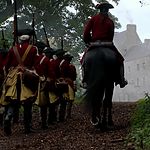 OUTLANDER_-_E1X02_CASTLE_LEOCH_0010.jpg