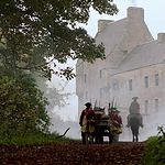 OUTLANDER_-_E1X02_CASTLE_LEOCH_0110.jpg