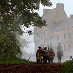 OUTLANDER_-_E1X02_CASTLE_LEOCH_0115.jpg