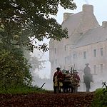 OUTLANDER_-_E1X02_CASTLE_LEOCH_0116.jpg