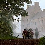 OUTLANDER_-_E1X02_CASTLE_LEOCH_0118.jpg
