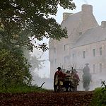 OUTLANDER_-_E1X02_CASTLE_LEOCH_0119.jpg