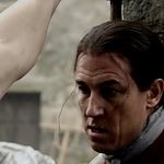 OUTLANDER_-_E1X02_CASTLE_LEOCH_0341.jpg