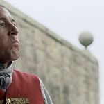 OUTLANDER_-_E1X02_CASTLE_LEOCH_0394.jpg