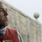 OUTLANDER_-_E1X02_CASTLE_LEOCH_0395.jpg