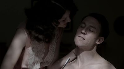 OUTLANDER_-_E1X06_THE_GARRISON_COMMANDER_0610.jpg