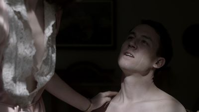 OUTLANDER_-_E1X06_THE_GARRISON_COMMANDER_0617.jpg
