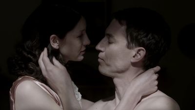 OUTLANDER_-_E1X06_THE_GARRISON_COMMANDER_0717.jpg