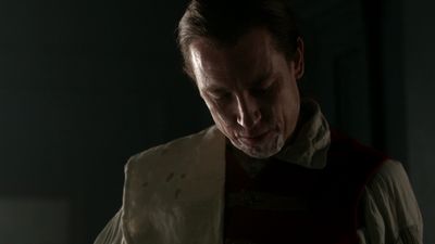 OUTLANDER_-_E1X06_THE_GARRISON_COMMANDER_0777.jpg