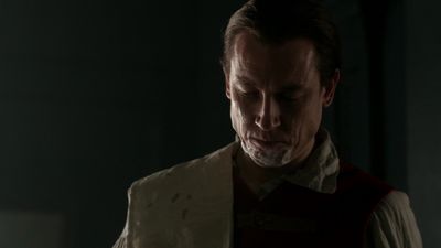 OUTLANDER_-_E1X06_THE_GARRISON_COMMANDER_0795.jpg