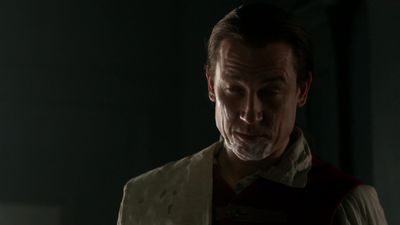 OUTLANDER_-_E1X06_THE_GARRISON_COMMANDER_0799.jpg