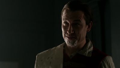 OUTLANDER_-_E1X06_THE_GARRISON_COMMANDER_0802.jpg