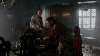 OUTLANDER_-_E1X06_THE_GARRISON_COMMANDER_0810.jpg