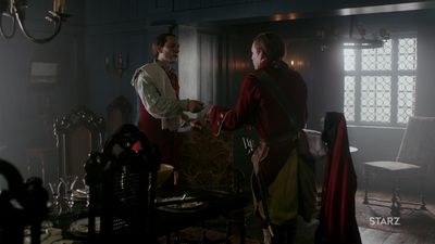 OUTLANDER_-_E1X06_THE_GARRISON_COMMANDER_0815.jpg