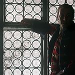 OUTLANDER_-_E1X06_THE_GARRISON_COMMANDER_0400.jpg