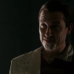 OUTLANDER_-_E1X06_THE_GARRISON_COMMANDER_0802.jpg