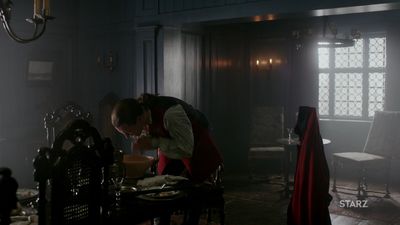 OUTLANDER_-_E1X06_THE_GARRISON_COMMANDER_0829.jpg