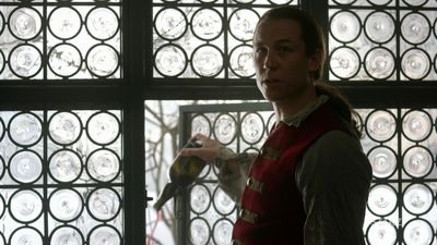 OUTLANDER_-_E1X06_THE_GARRISON_COMMANDER_0915.jpg