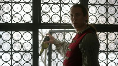 OUTLANDER_-_E1X06_THE_GARRISON_COMMANDER_0919.jpg