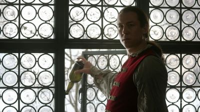 OUTLANDER_-_E1X06_THE_GARRISON_COMMANDER_0920.jpg