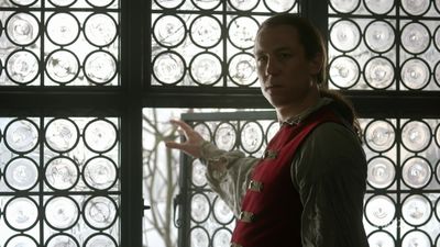 OUTLANDER_-_E1X06_THE_GARRISON_COMMANDER_0923.jpg