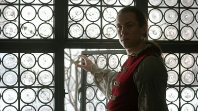 OUTLANDER_-_E1X06_THE_GARRISON_COMMANDER_0926.jpg