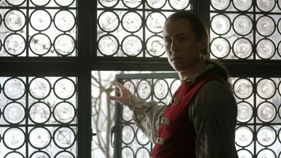 OUTLANDER_-_E1X06_THE_GARRISON_COMMANDER_0927.jpg
