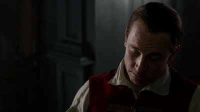 OUTLANDER_-_E1X06_THE_GARRISON_COMMANDER_1225.jpg