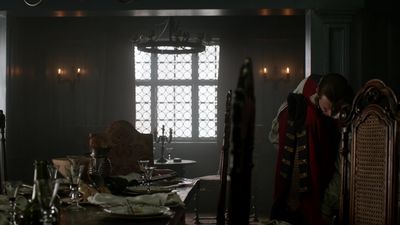 OUTLANDER_-_E1X06_THE_GARRISON_COMMANDER_1410.jpg