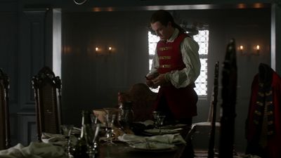 OUTLANDER_-_E1X06_THE_GARRISON_COMMANDER_1415.jpg