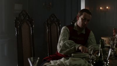 OUTLANDER_-_E1X06_THE_GARRISON_COMMANDER_1490.jpg