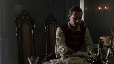 OUTLANDER_-_E1X06_THE_GARRISON_COMMANDER_1522.jpg
