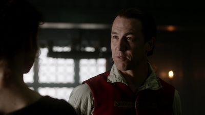 OUTLANDER_-_E1X06_THE_GARRISON_COMMANDER_1599.jpg