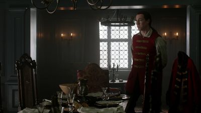 OUTLANDER_-_E1X06_THE_GARRISON_COMMANDER_1640.jpg