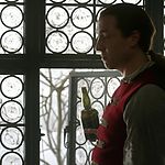 OUTLANDER_-_E1X06_THE_GARRISON_COMMANDER_0895.jpg
