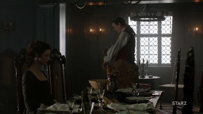 OUTLANDER_-_E1X06_THE_GARRISON_COMMANDER_1706.jpg