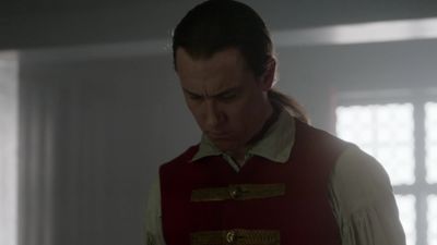 OUTLANDER_-_E1X06_THE_GARRISON_COMMANDER_1776.jpg