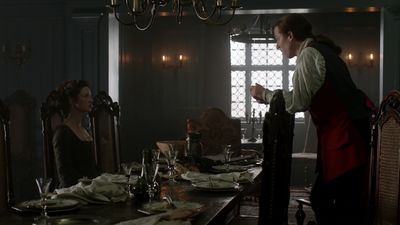 OUTLANDER_-_E1X06_THE_GARRISON_COMMANDER_1829.jpg