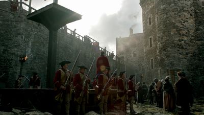 OUTLANDER_-_E1X06_THE_GARRISON_COMMANDER_1863.jpg